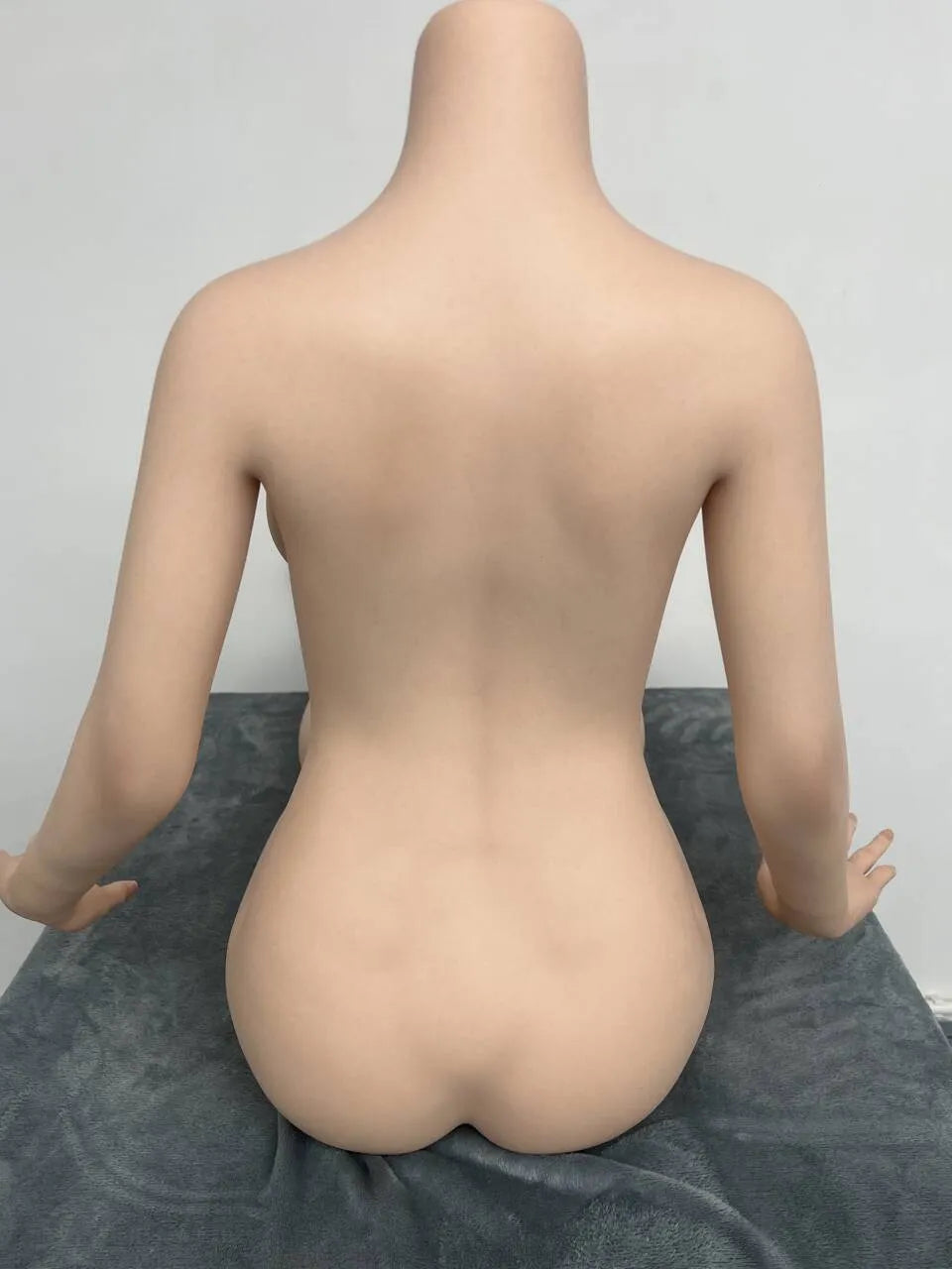 #195: Weiße Sexpuppe Aibei
