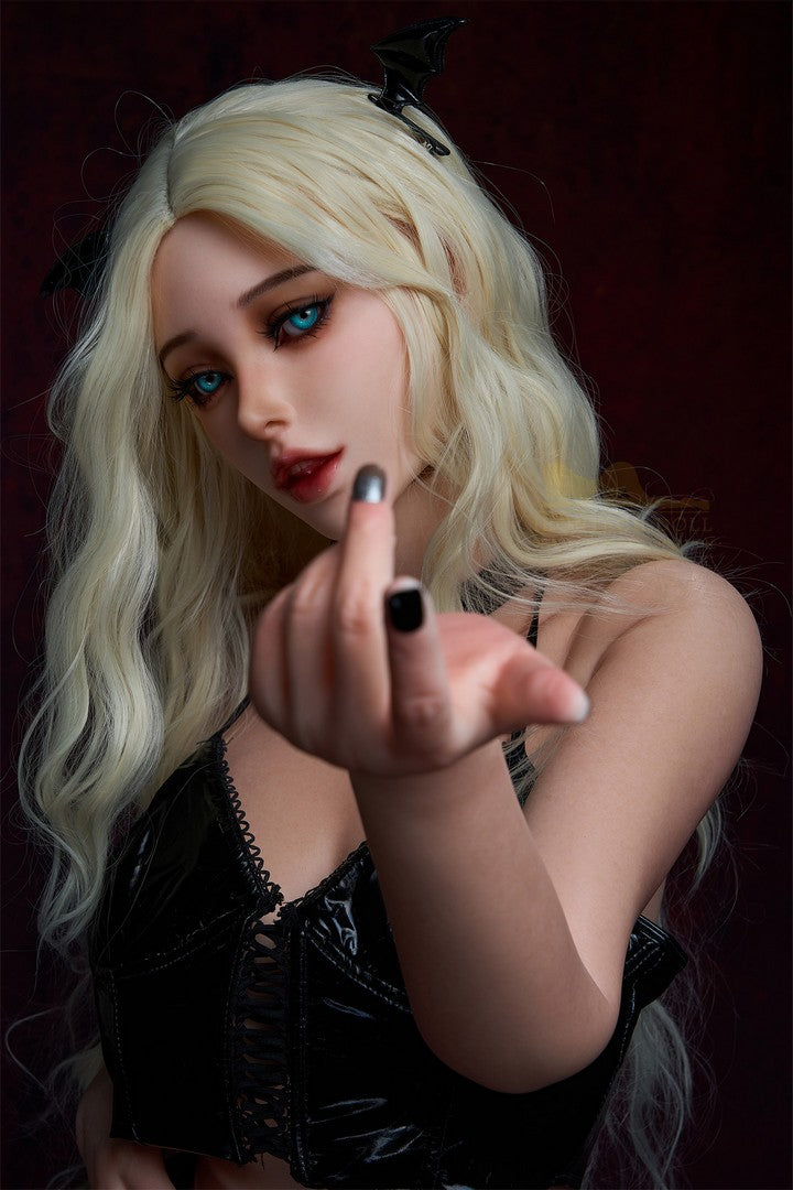 B2 : Poupée sexuelle asiatique Irontech (entièrement en silicone)