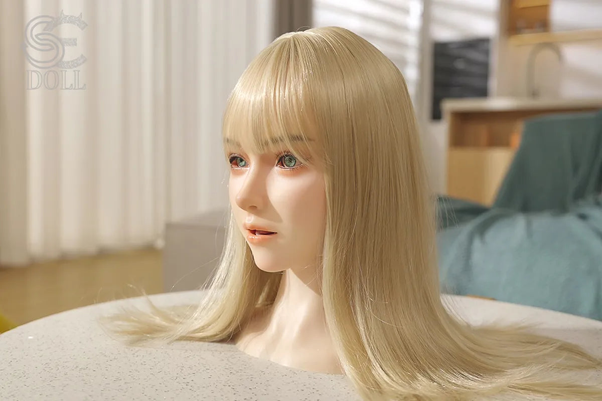 SE X-Robot Head - Annika - Talking & Facial Expressions