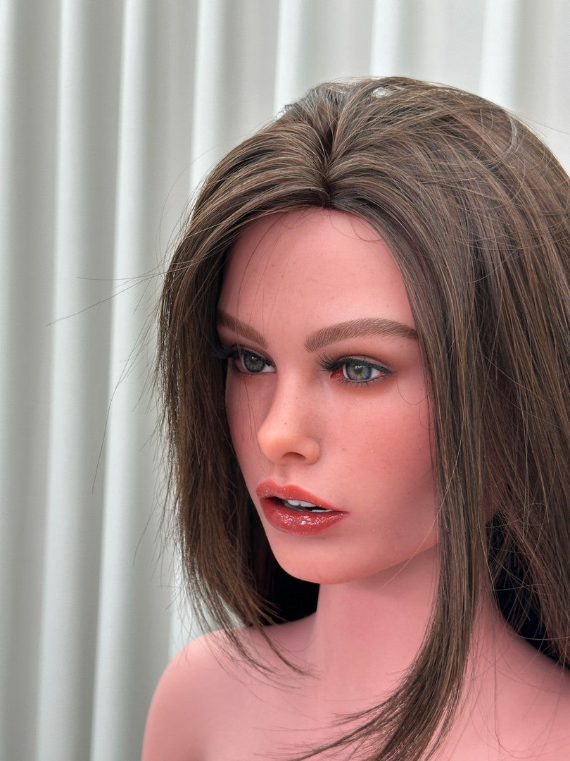 ZXE215_1: Weiße Sexpuppe von Zelex (SLE-Serie)