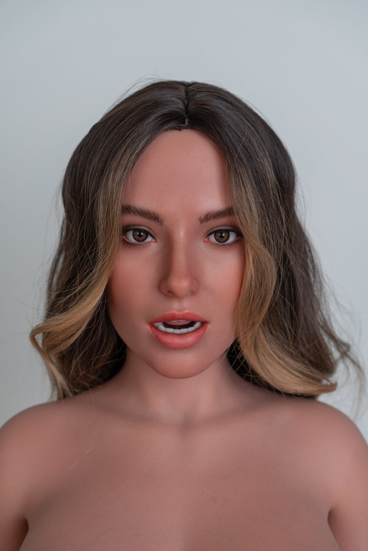ZXE217_2: Weiße Sexpuppe von Zelex (SLE-Serie)