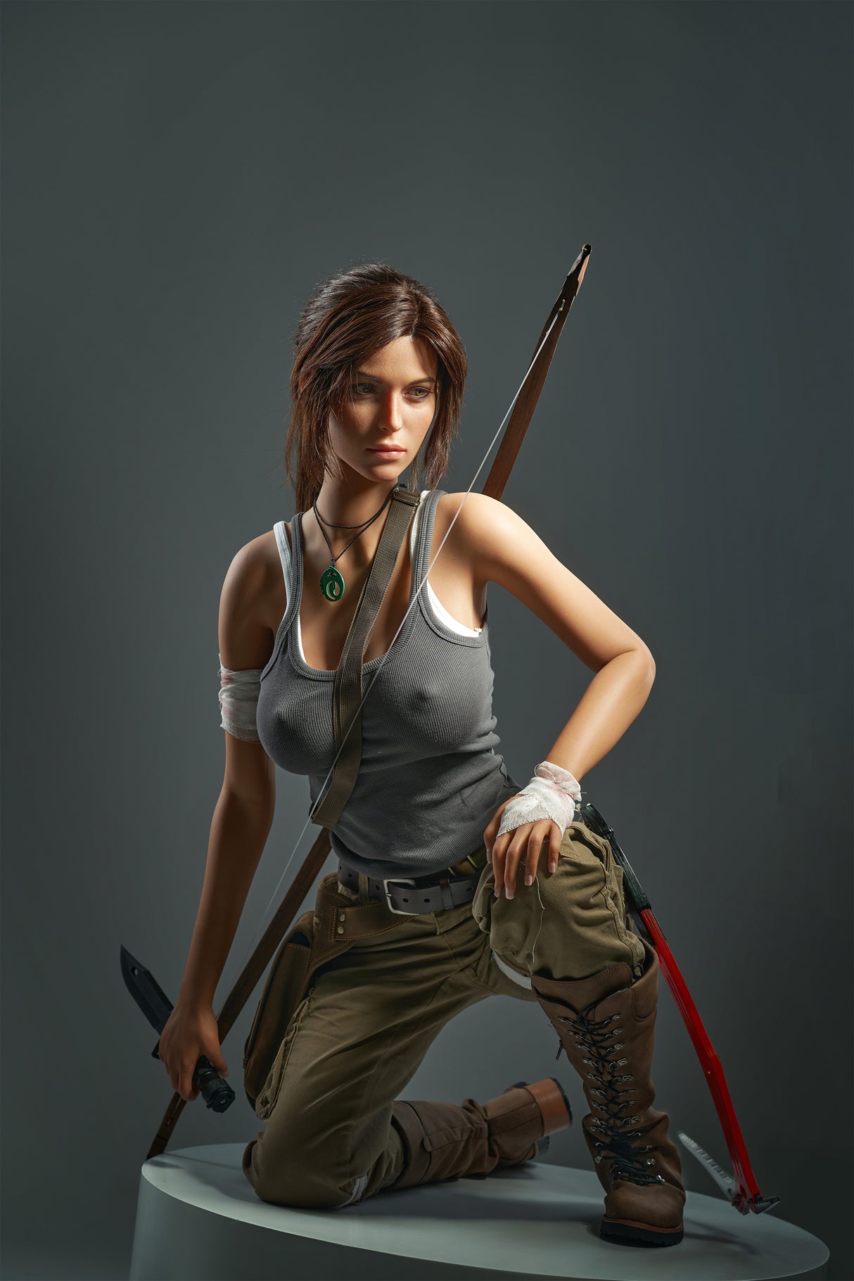 Lara Croft : Poupée sexuelle en silicone cosplay E-Cup 166 cm - Game Lady