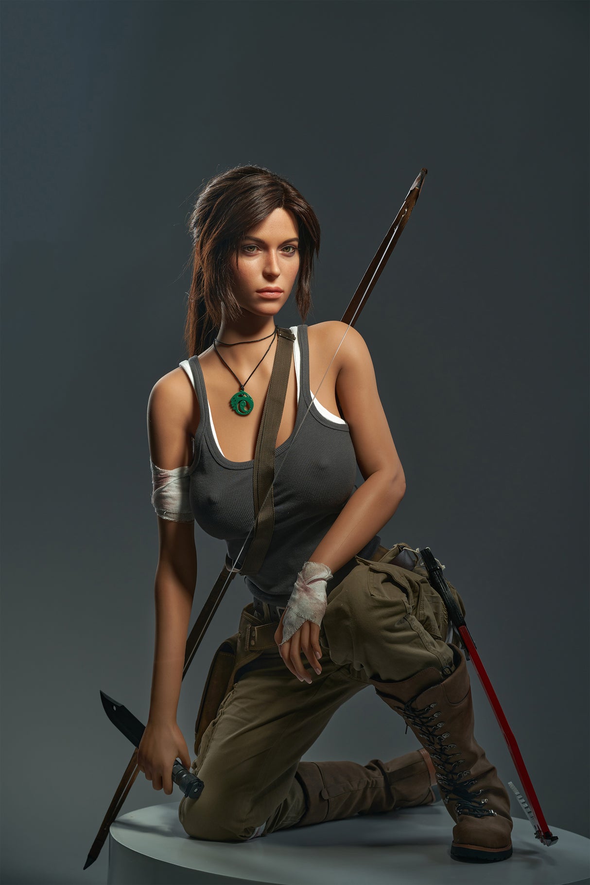 Lara Croft : Poupée sexuelle en silicone cosplay E-Cup 166 cm - Game Lady