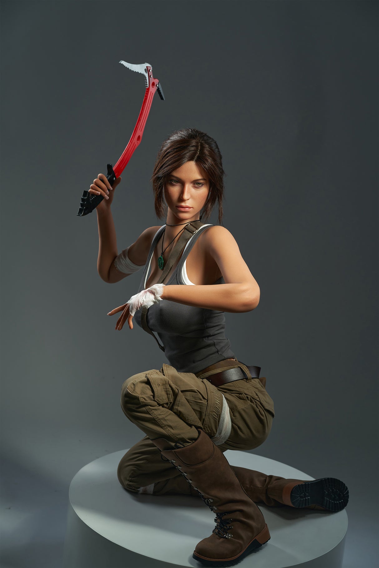 Lara Croft : Poupée sexuelle en silicone cosplay E-Cup 166 cm - Game Lady
