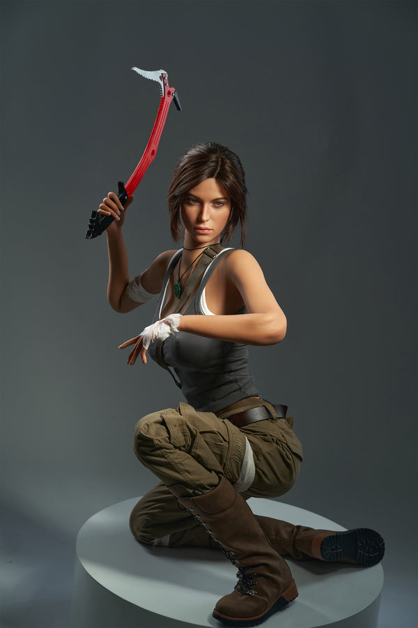 Lara Croft : Poupée sexuelle en silicone cosplay E-Cup 166 cm - Game Lady