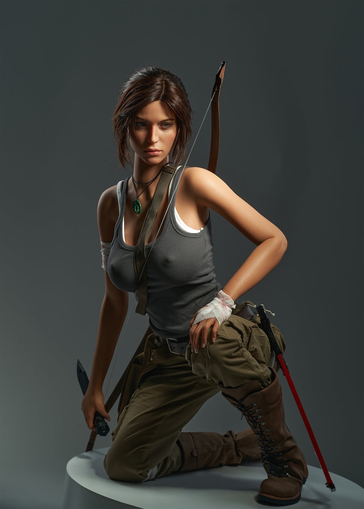 Lara Croft : Poupée sexuelle en silicone cosplay E-Cup 166 cm - Game Lady