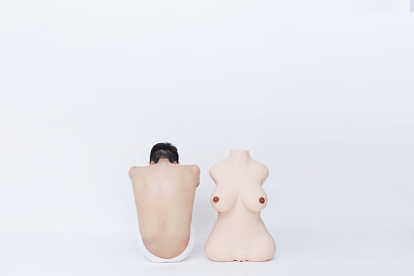 Runder Oberschenkel, gelb: 93 cm großer Torso der echten TPE-Liebespuppe – Höhepunkt-Puppe
