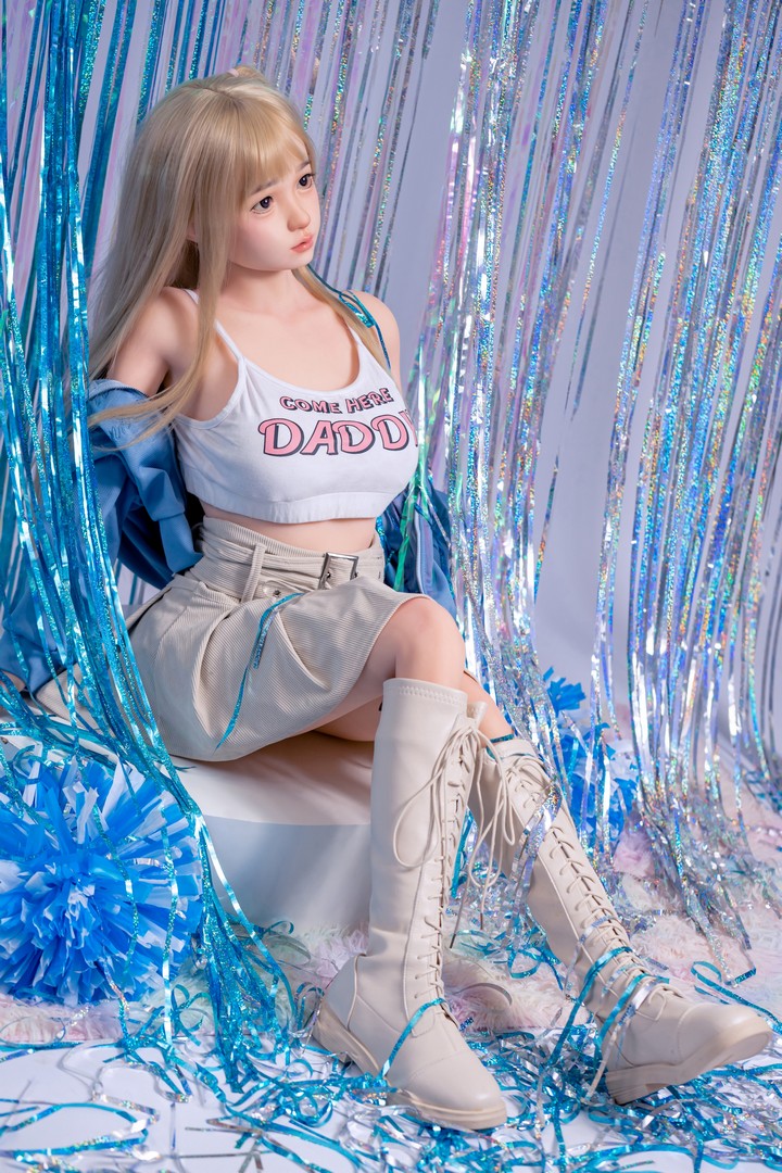 Lauren : Poupée sexuelle HR DOLL (entièrement en silicone)