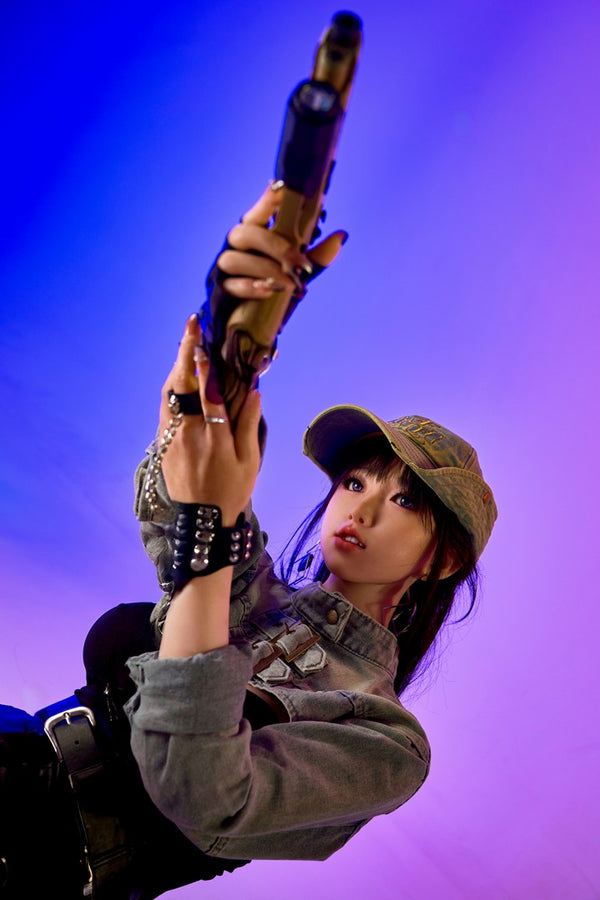 Xia: Asiatische Sexpuppe von SANHUI (vollständig aus Silikon)