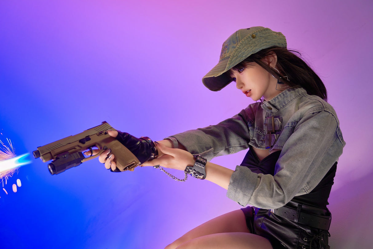 Xia: Asiatische Sexpuppe von SANHUI (vollständig aus Silikon)