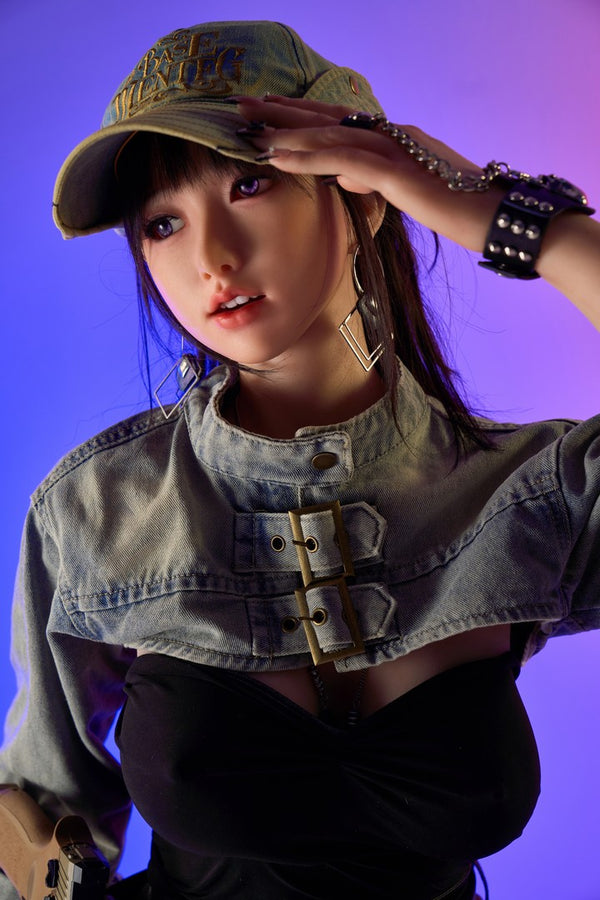 Xia: Asiatische Sexpuppe von SANHUI (vollständig aus Silikon)
