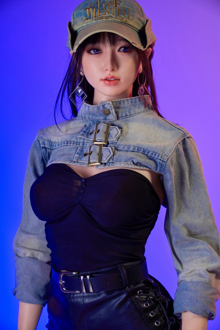 Xia: Asiatische Sexpuppe von SANHUI (vollständig aus Silikon)