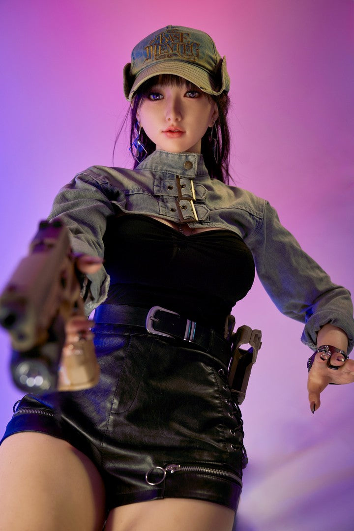 Xia: Asiatische Sexpuppe von SANHUI (vollständig aus Silikon)