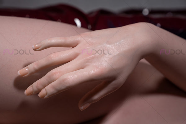 Lauren : Poupée sexuelle HR DOLL (entièrement en silicone)