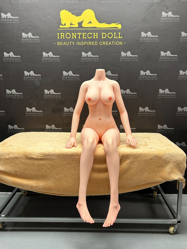 S29 : Poupée sexuelle blanche Irontech 166 cm B-Cup (prête à être expédiée en Amérique du Nord)