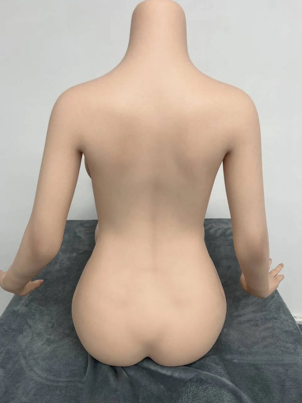 #195: Weiße Sexpuppe Aibei