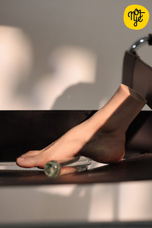 S7: Realistic Silicone Foot Sex Doll Torso-Notye