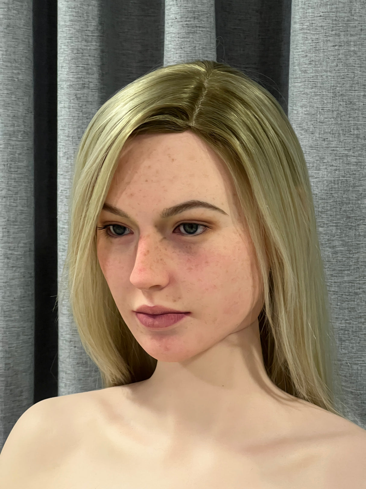 GE98_1: Weiße Sexpuppe von Zelex (vollständig aus Silikon)