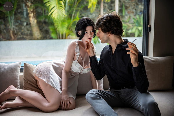 Gigi: Starpery weiße Sexpuppe