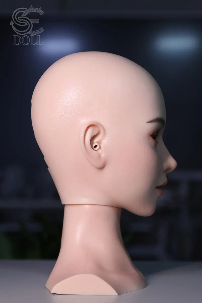 SE X-Robot Head - Annika - Talking & Facial Expressions