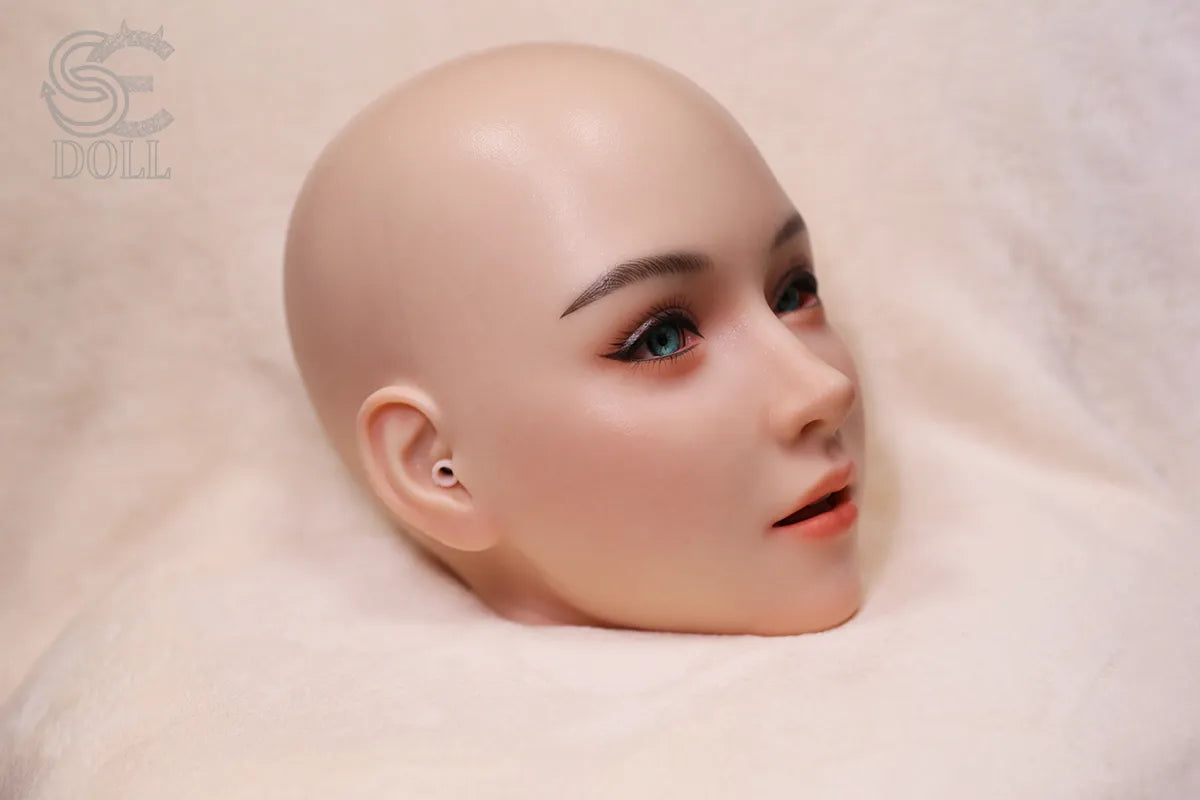 SE X-Robot Head - Annika - Talking & Facial Expressions