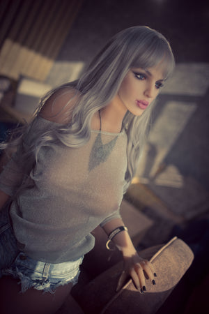 Li Li: Qita Doll Asian Sex Doll