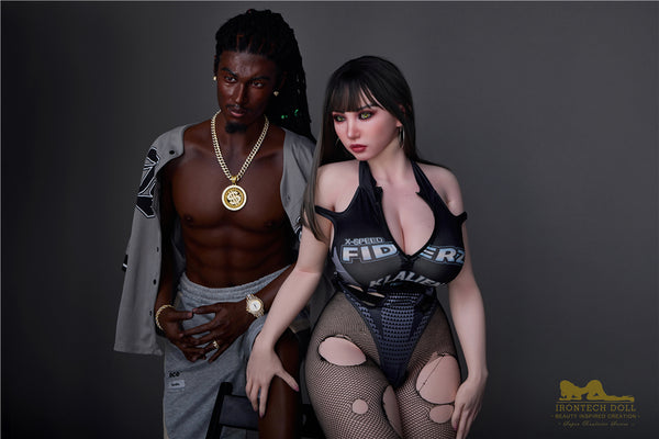 M7 : Poupée sexuelle masculine Irontech (entièrement en silicone)