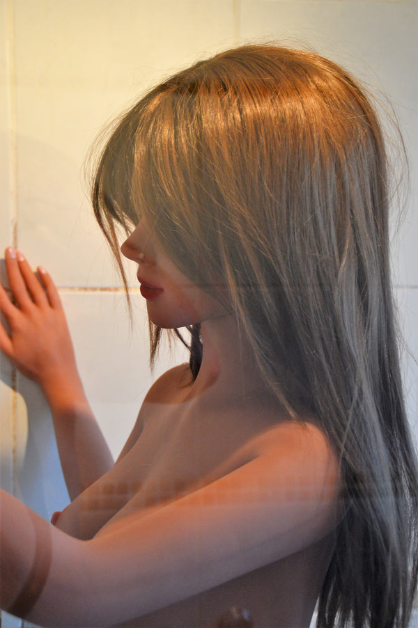 Hellen: Irontech White Sex Doll