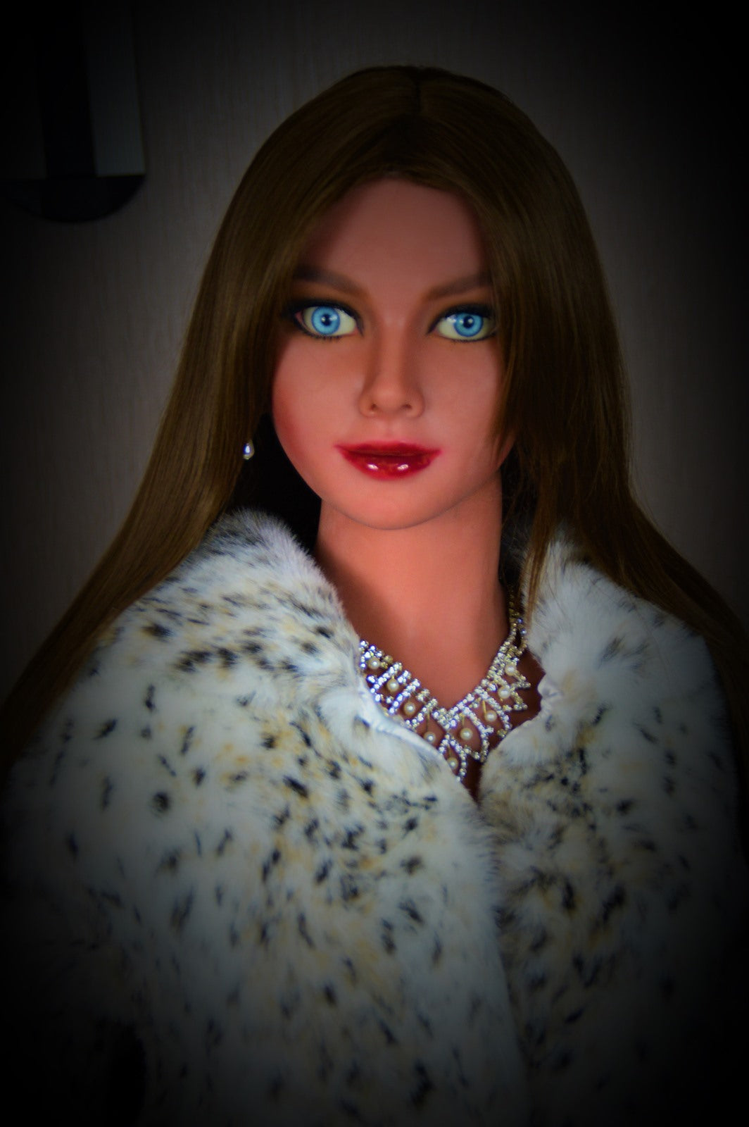 Hellen: Irontech White Sex Doll