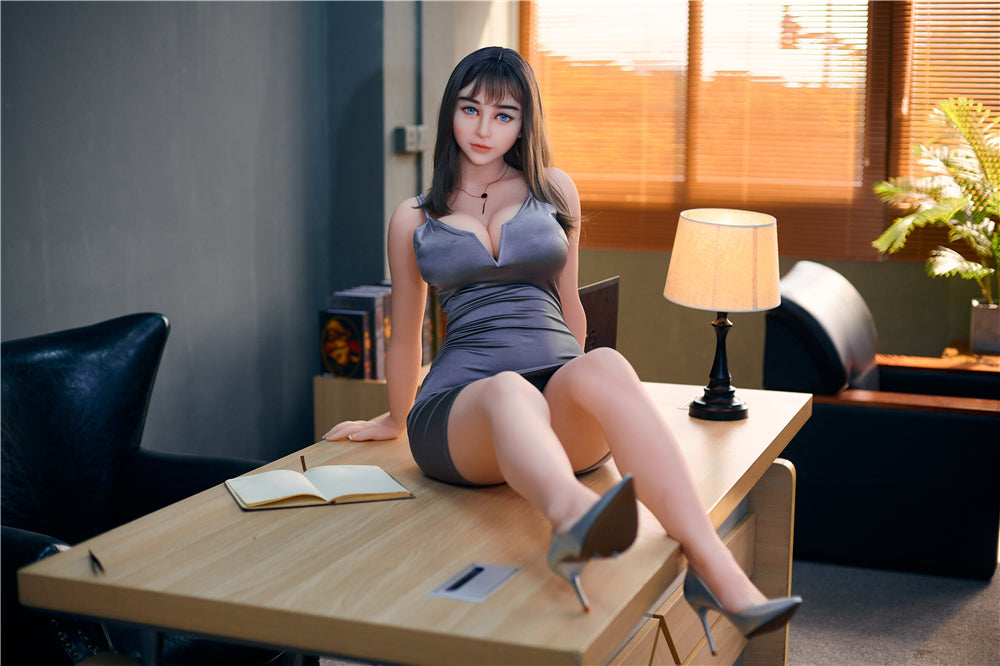 Miki: Irontech Asian Sex Doll