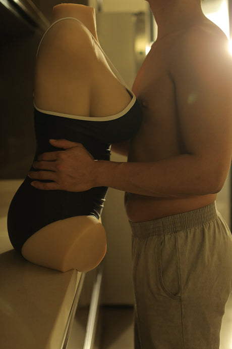 Cuisse plane jaune : torse de poupée sexuelle Climax Doll