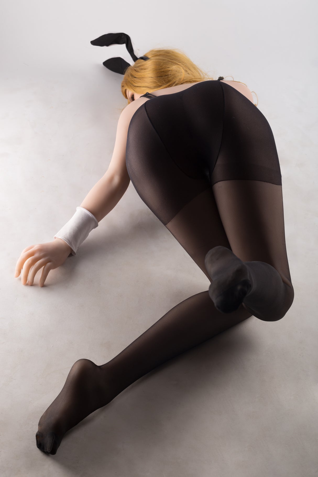 Taki: Asiatische Sexpuppe von SANHUI (vollständig aus Silikon)